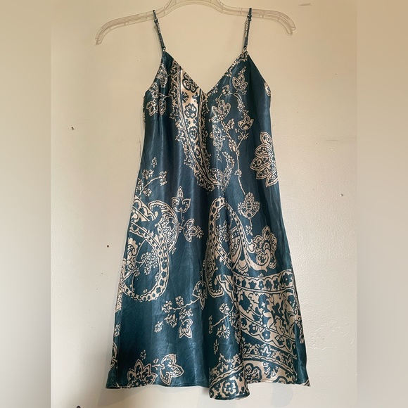 Zara Dresses & Skirts - Zara Paisley Slip Dress in Ice Blue and Off-White, size XS